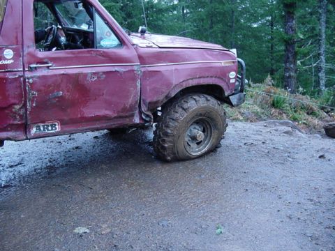 1989 Ford Bronco - The rim is almost touching the ground