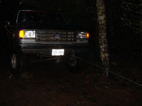 1989 Ford Bronco - Heading up, Christoper has problems, so he has to winch to my truck