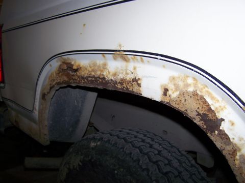 1986 Ford Bronco - Another view of the passenger-side rear wheel well.