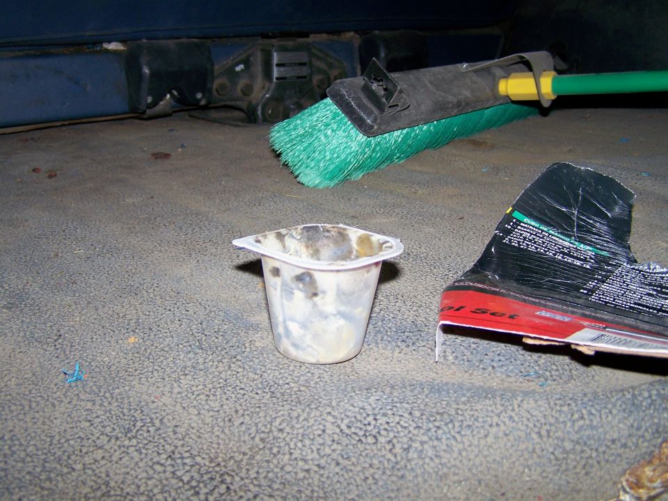 Say 'ello to my lil friend...  Pedro the Puddin' Cup. Another great freebie that came with the bronco.  And yes that is mold.