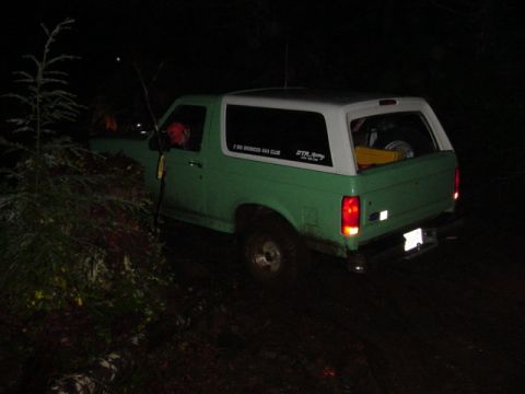 1989 Ford Bronco - Getting stuck on a stump
