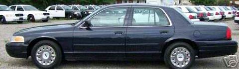 2003 Ford Crown Victoria photo