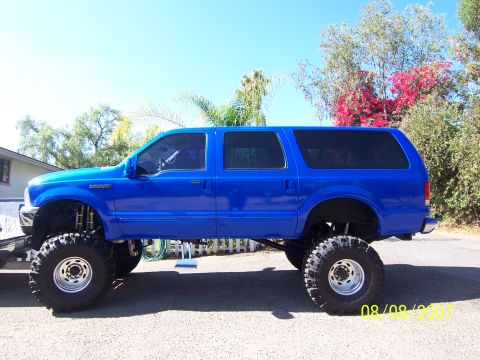 2001 Ford Excursion “papa smurf”