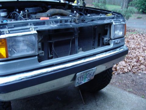 1989 Ford Bronco - Gotta yank the grille, did you know it just snaps in on this truck?