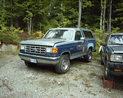 1987 Ford Bronco - Left side