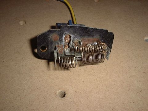 1987 Ford Bronco - Tired old resistor pack, only worked on high speed fan I have added a wire to replace a broken connector.