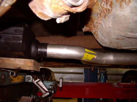 1990 Lincoln Town Car - He bent a bit of 2 1/2" pipe and slipped it into the Hooker muffler.