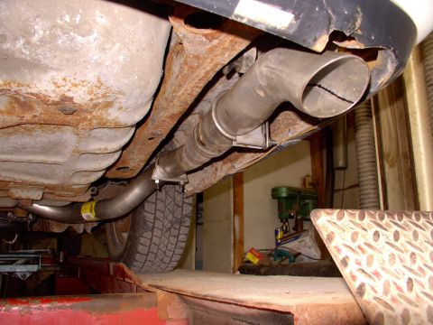 1990 Lincoln Town Car - Here it is in place. Loved that uber-handy hanger clamp he produced for the rear part of the tailpipe ! This things sounds GREAT. Quiet bur…