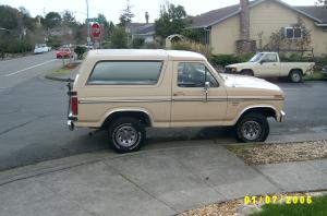 1985 Ford Bronco photo