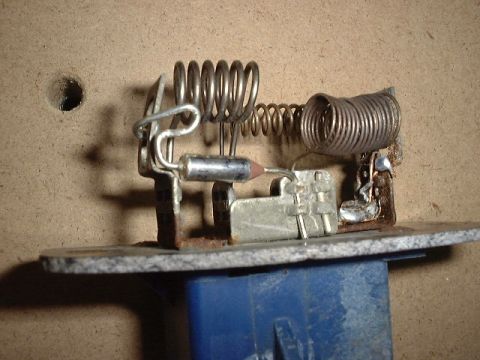 1987 Ford Bronco - After crimping in one end of the thermal fuse I soldered in the other. Keep as much of the length as you can on this lead to dissipate the…