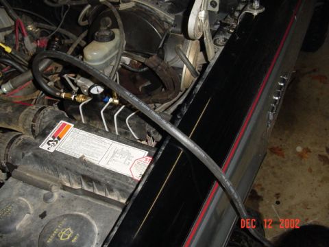 1989 Ford Bronco - The air hose hooked up