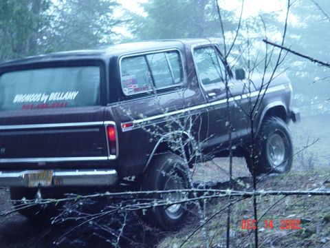 1989 Ford Bronco - Jon found a little hill