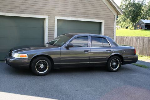 2000 Ford Crown Victoria photo