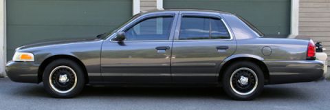 2000 Ford Crown Victoria photo