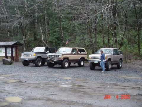 1989 Ford Bronco - We gathered at Rogers camp and waited for Steve who was out with a bad starter