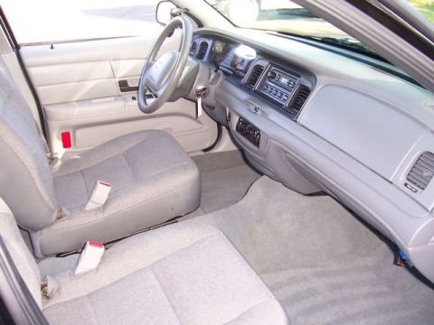 2003 Ford Crown Victoria photo