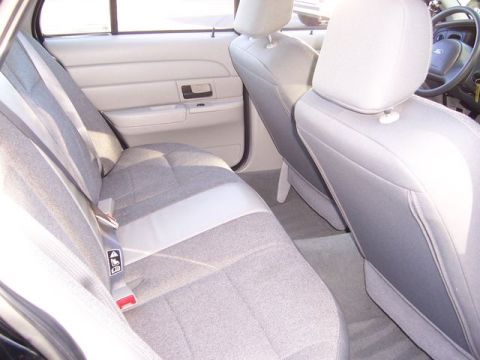 2003 Ford Crown Victoria photo