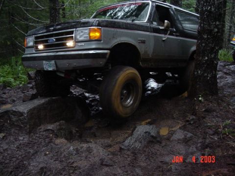 1989 Ford Bronco - Up and over