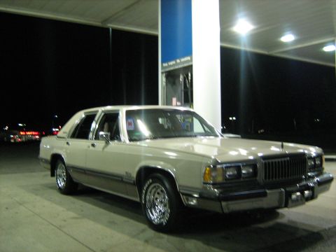 1988 Mercury Grand Marquis - gassing up after driving out there for 2 hours 8-17-07 Friday