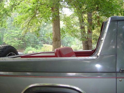 1986 Ford Bronco - Top off, rails in place