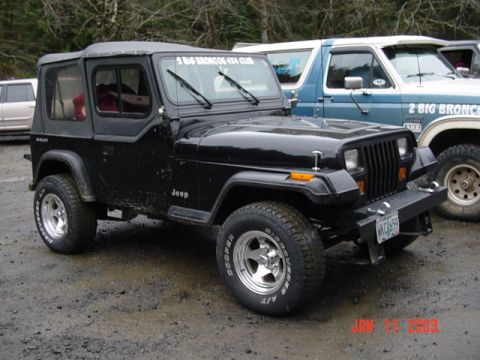 1989 Ford Bronco - Pretty clean Jeep