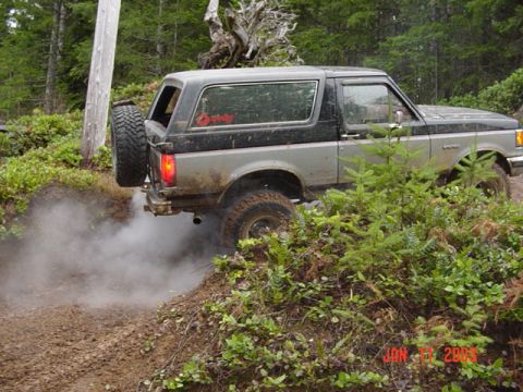 1989 Ford Bronco - Smokin em a little bit