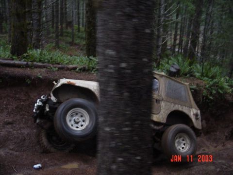 1989 Ford Bronco - Wooooo Hooo he is rubbing the top on the dirt