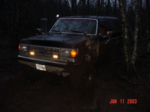 1989 Ford Bronco - Now Im sliding toward a tree in Todds spot