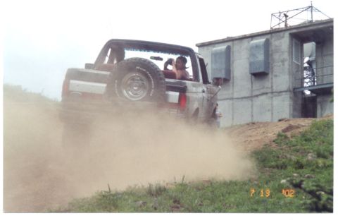 1989 Ford Bronco - I made some dust for the kids