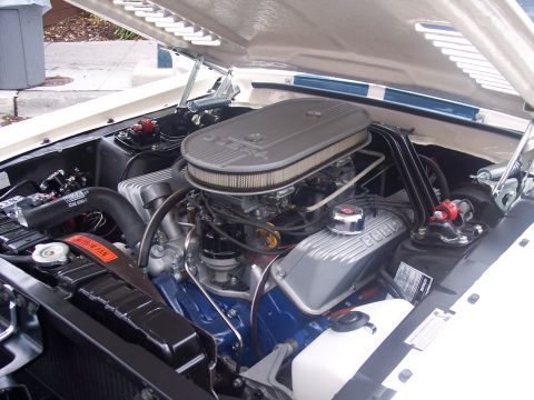1972 Ford Ranchero - Engine bay of a 1972 Ford Ranchero, Cobra valve covers and a prominent air cleaner assembly.