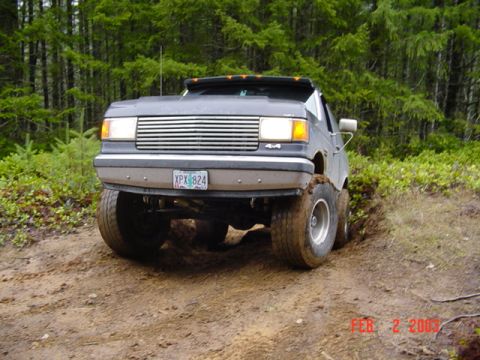 1989 Ford Bronco - Chris gives it a shot