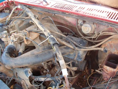 1983 Ford Bronco - Early 5.0L EFI intake & air filter See also: [url=https://www.supermotors.net/registry/media/897692] https://www.supermotors.net/getfile/89…