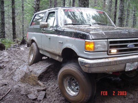 1989 Ford Bronco - I got over it but my hitch hit on the rock, BOOM