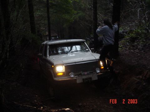 1989 Ford Bronco - Theres me getting the winch ready