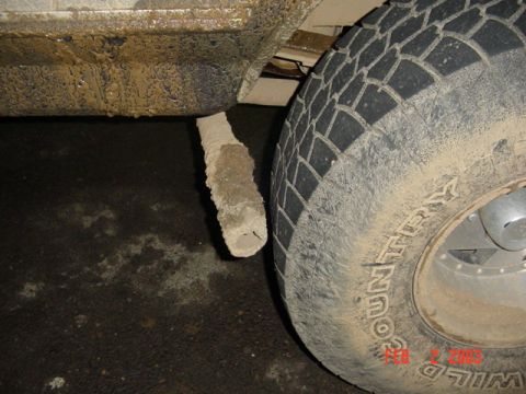 1989 Ford Bronco - Chris has a funny tailpipe now