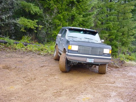 1989 Ford Bronco - Chris getting ready for the downhill