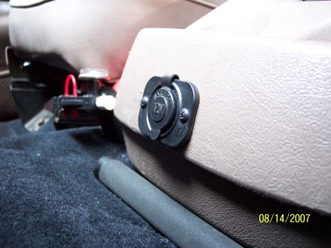 1996 Ford Bronco - 12V outlet in the center console