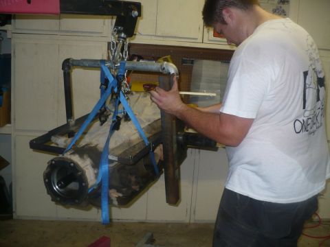 1995 Ford Bronco - Boltin up the engine stand flange