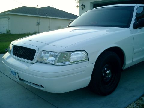 2000 Ford Crown Victoria photo
