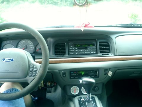 2004 Ford Crown Victoria - another shot of dash