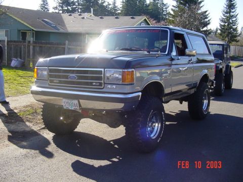 1989 Ford Bronco - I came over for some daytime pics