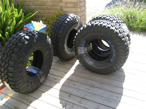 Tires - 35"x12.5"x15" Maxxis Bighorns - 1989 Ford Bronco