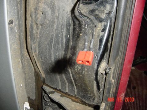 1989 Ford Bronco - I put these plugs on the speaker wire, That way I can take them off real easy to remove the doors