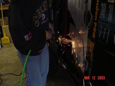 1989 Ford Bronco - Cutting thru the lower hinge pin