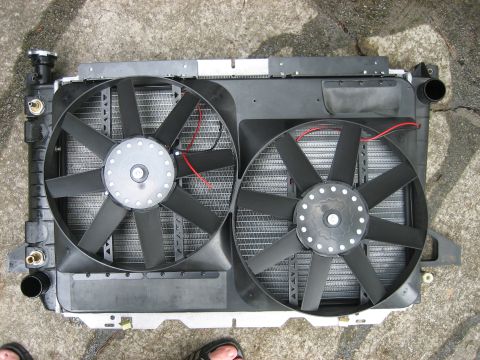 1996 Ford Bronco - I didn't want to take the radiator out but there was too much crap in the way to find a good mount.