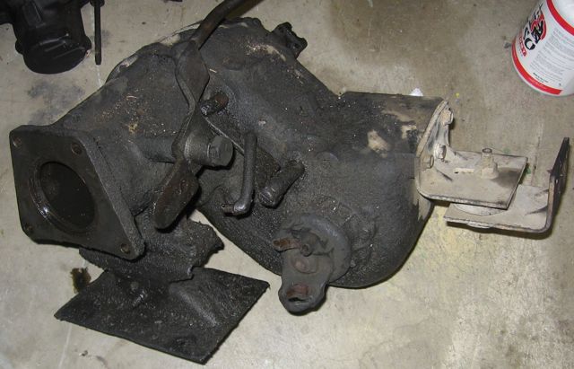 NP205 transfer case with mounting brackets