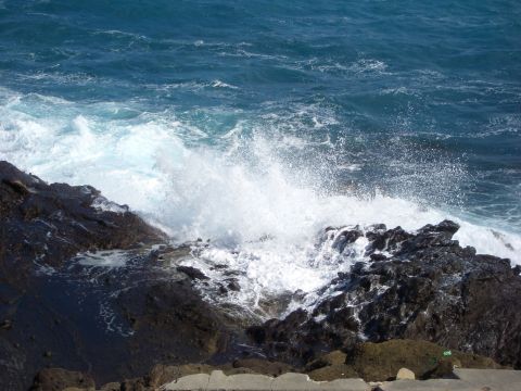 1985 Ford Bronco - blow hole hawaii