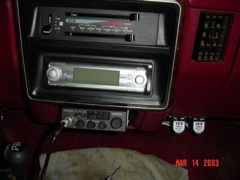 1989 Ford Bronco - Dual power ports on the side