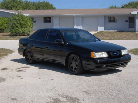 1991 Ford Taurus photo