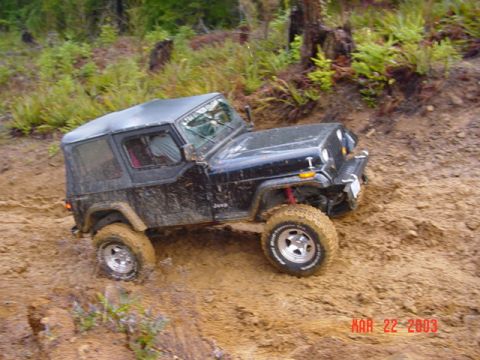 1989 Ford Bronco - Frank again on the slick clay hill